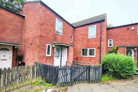 5 bed property, in Scarborough Court, £90,000
