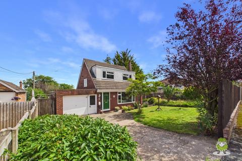 3 bed property, in 4 Oathills, £350,000