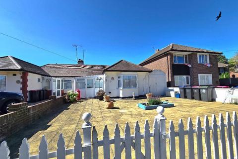 2 bed property, in Oakengrange Drive, £375,000
