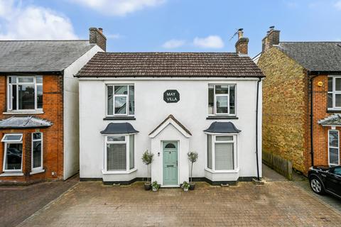 4 bed property, in Romney Road, £495,000