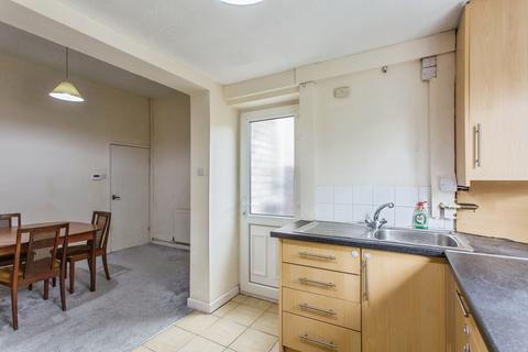 3 bed property, in Broughton Street, £135,000