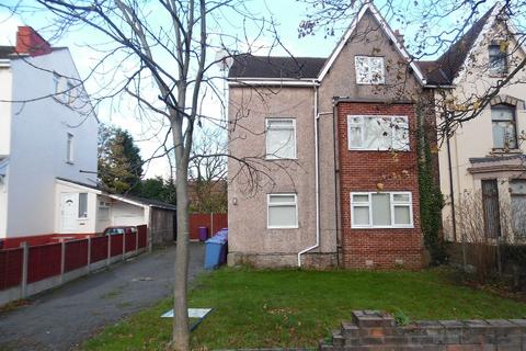 10 bed property, in Moss Lane, £300,000