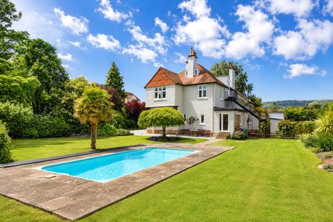 5 bed property, in Townsend Road, £850,000