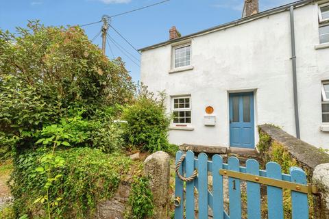 2 bed property, in Chapel Terrace, £270,000