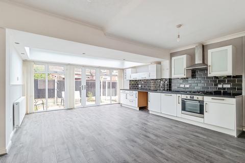 3 bed property, in Henley Street, £290,000