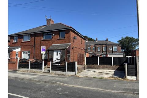 3 bed property, in Henley Street, £290,000