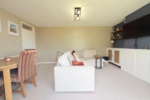 2 bed property, in Shirley Road, £290,000