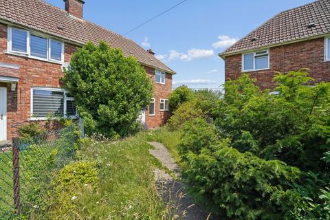 3 bed property, in Saxton Road, £250,000
