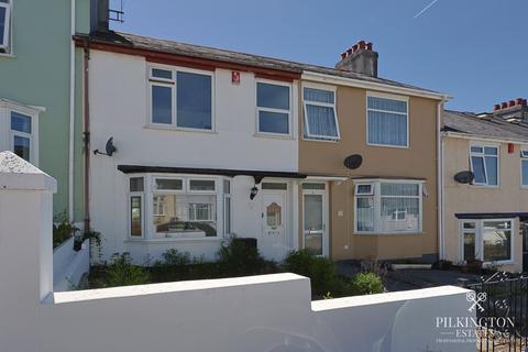 2 bed property, in Ganges Road, £170,000