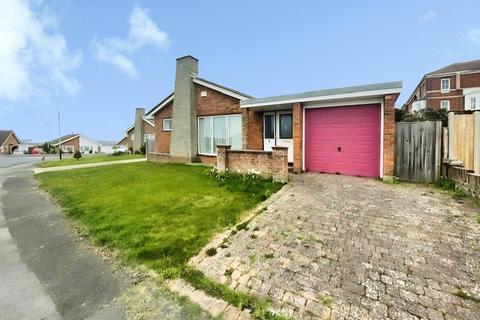 3 bed property, in St. Dominic Close, £340,000