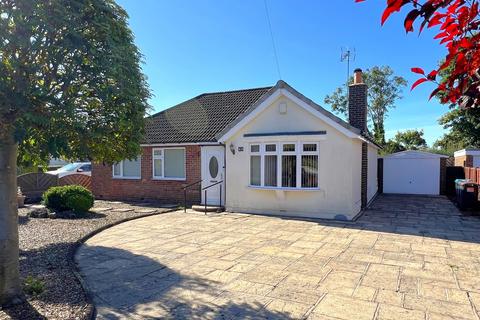 2 bed property, in Aspin Oval, £495,000