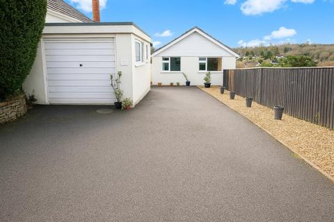 4 bed property, in Blythe Road, £575,000