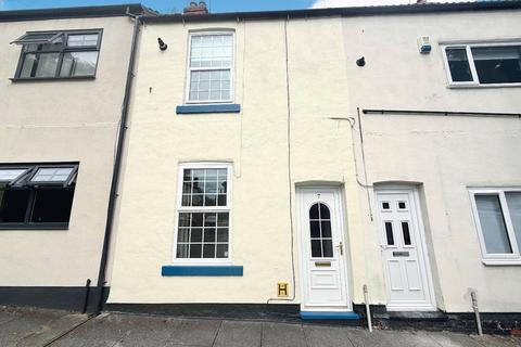 2 bed property, in West Street, £70,000