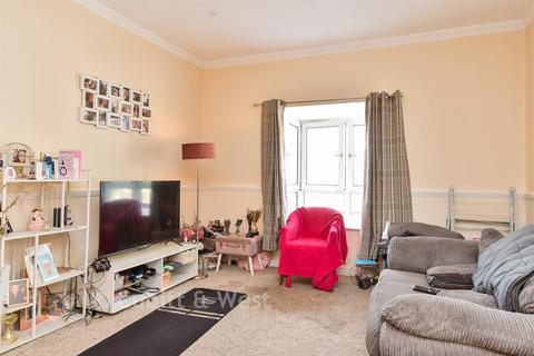 1 bed property, in Flat 41 Starboard Court, £249,950