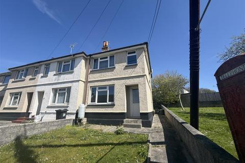 2 bed property, in Trencreek Road, £170,000