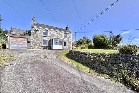 4 bed property, in Tregonissey Road, £325,000