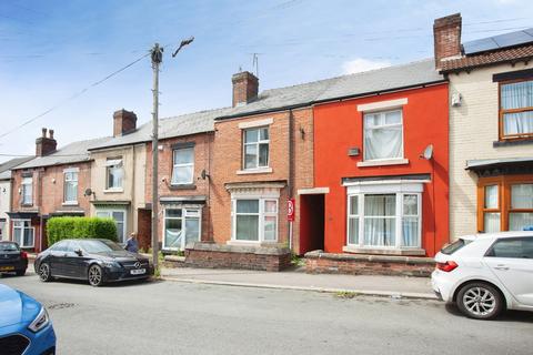 3 bed property, in Vickers Road, £120,000