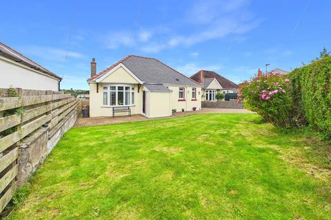 3 bed property, in Windsor Way, £325,000