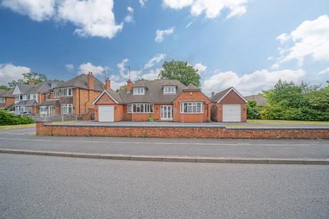 4 bed property, in Ashlawn Crescent, £875,000