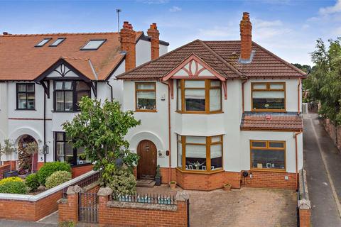 4 bed property, in Laurel Grove, £750,000