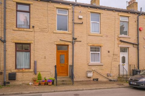 1 bed property, in West Street, £119,000