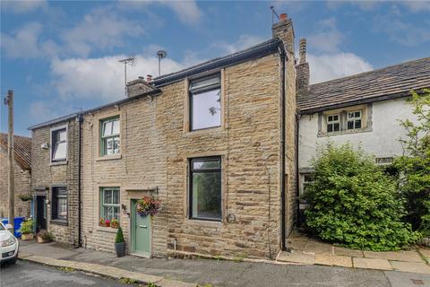 2 bed property, in Taylor Street, £170,000