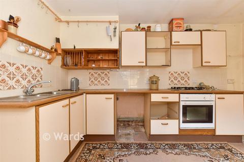 1 bed property, in Cavendish Road, £120,000