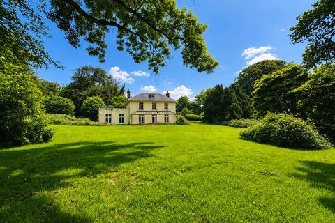 10 bed property, in Sutcombe, £650,000