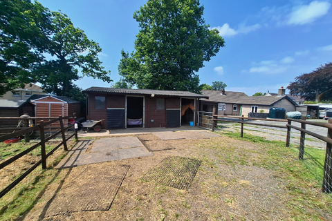 4 bed property, in Penyrheol Farm, £480,000