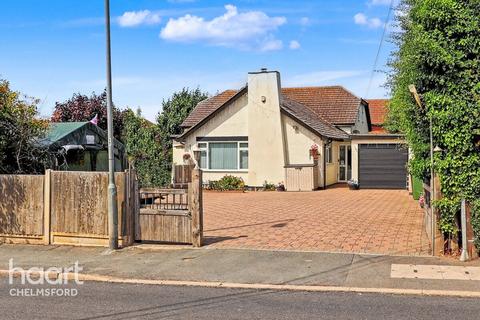6 bed property, in Pantile Hill, £550,000