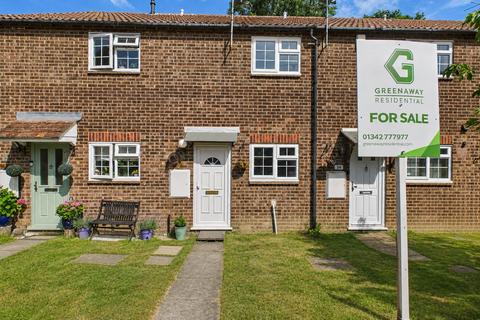 2 bed property, in Elm Drive, £315,000