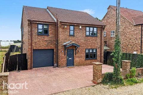 6 bed property, in Murrow Bank, £425,000