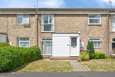 2 bed property, in Kensington Road, £65,000