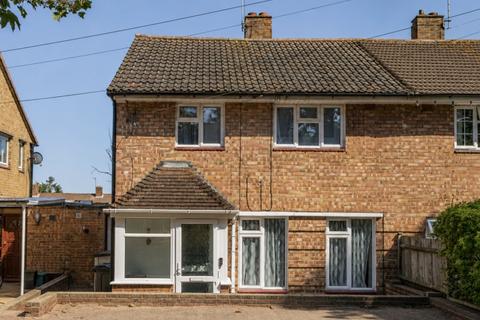 3 bed property, in Boughton Avenue, £575,000