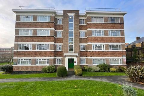 2 bed property, in Flat 51 Cameford Court, £225,000