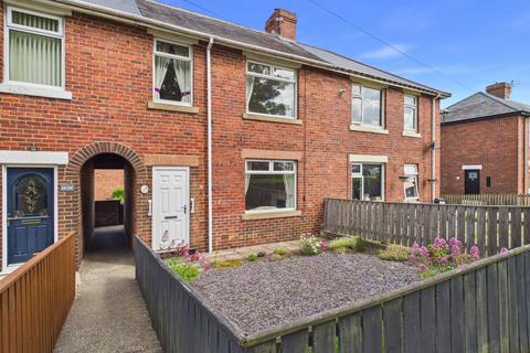 3 bed property, in Myrtle Grove, £140,000
