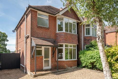 3 bed property, in Peartree Avenue, £375,000