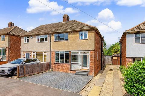 3 bed property, in Bagley Close, £435,000