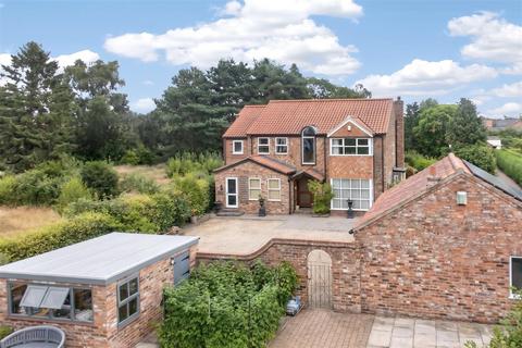 5 bed property, in Thirsk Road, £859,950