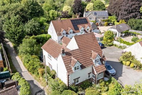 4 bed property, in Rectory Road, £625,000