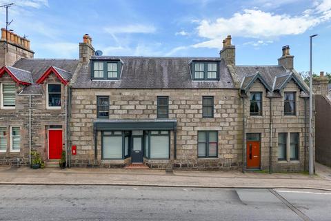 4 bed property, in 122 High Street, £315,000