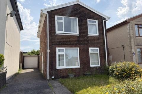 3 bed property, in Greenwood Drive, £199,950