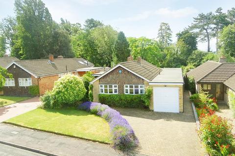 4 bed property, in Edward Road, £600,000