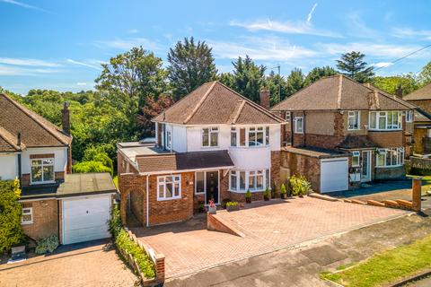 4 bed property, in Wordsworth Road, £700,000