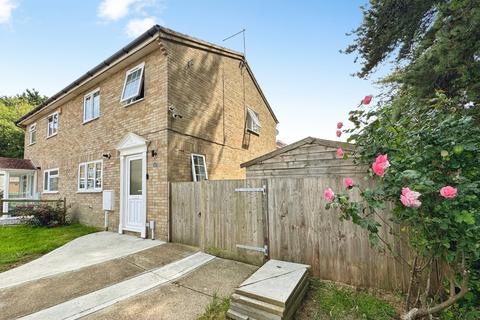 3 bed property, in Wentworth Way, £300,000