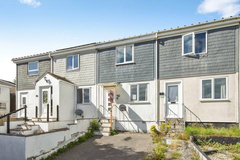 3 bed property, in Trenarren View, £185,000