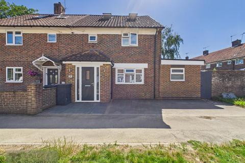 3 bed property, in Shaws Road, £499,950