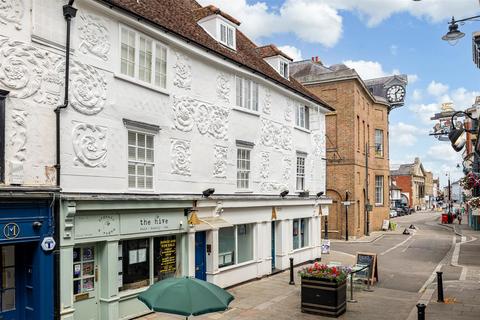 1 bed property, in Fore Street, £165,000
