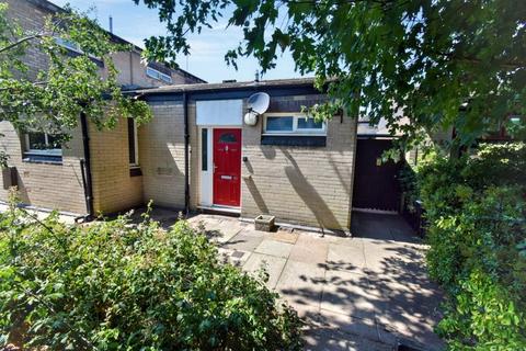 1 bed property, in Runcorn Walk, £62,500