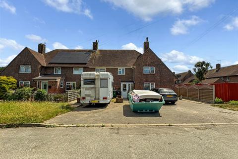 3 bed property, in Lucking Lane, £275,000